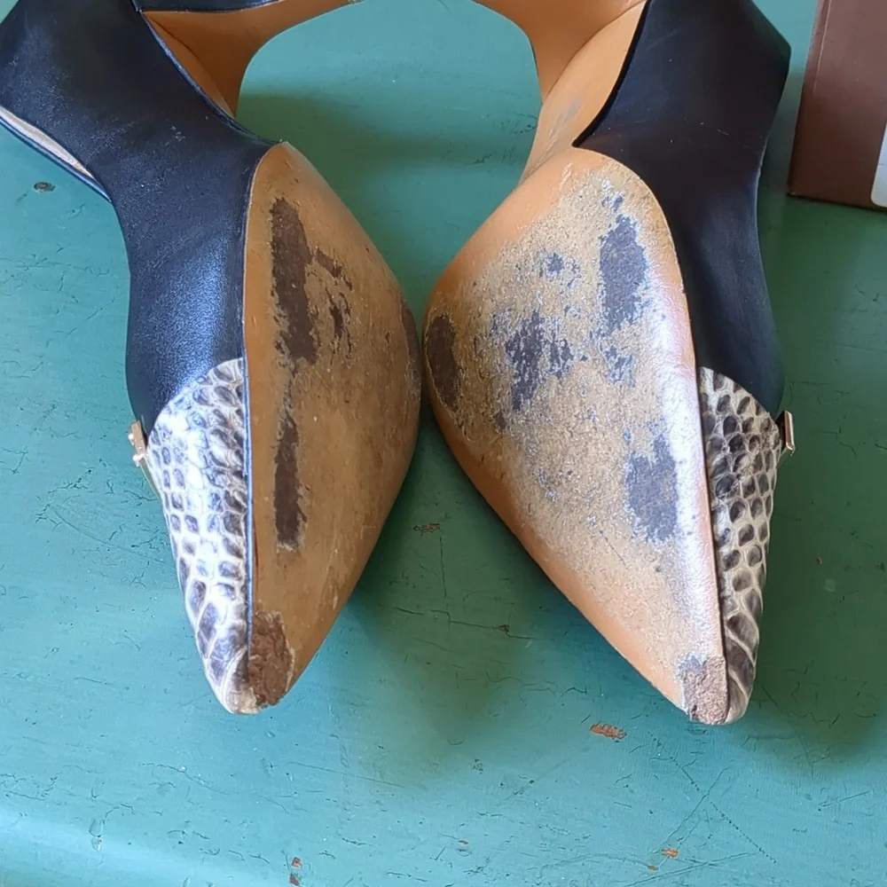 Coach Zan Two Tone Black/ Snake Skin heels Size 9 - Picture 5 of 16